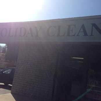 Holiday Cleaners - Entrance sign - Laundry Services Near Me - Saratoga, California Holiday Cleaners - Entrance sign - Laundry Services Near Me - Saratoga, California
