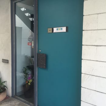 Muscle Whisperer - Heather is located inside the ahc chiropractor office - Massage Therapy Near Me - Beverly Hills, California Muscle Whisperer - Heather is located inside the ahc chiropractor office - Massage Therapy Near Me - Beverly Hills, California