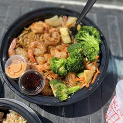 Arayaki Hibachi - YAKISOBA SPICY SHRIMP