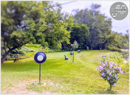 Thom Reed - UFO Park by null