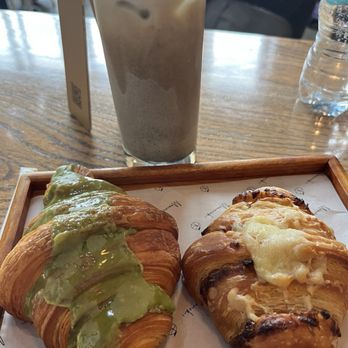 Momonoki - Black Sesame Latte - Cafes Near Me - Atlanta, Georgia
