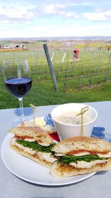 Luckett Vineyards by null