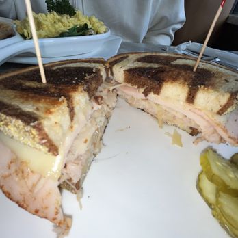 Avi'ari Cuisine - Breakfast & Brunch Near Me - Shelby Township, Michigan