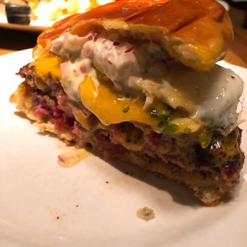 Au Cheval - Single Cheeseburger with an egg - Bars Near Me - Chicago, Illinois
