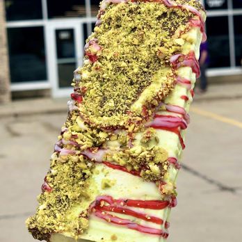Monarca Gourmet Paletas - Avocado Ice cream bar dipped in hazelnut chocolate topped with pistachios and drizzled with strawberry and condensed milk. - Ice Cream & Frozen Yogurt Near Me - Clive, Iowa