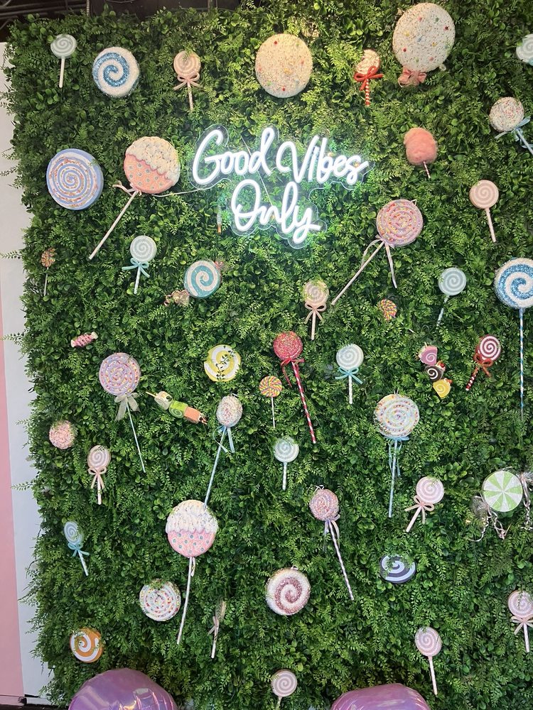 Sweettasten Apples Logo