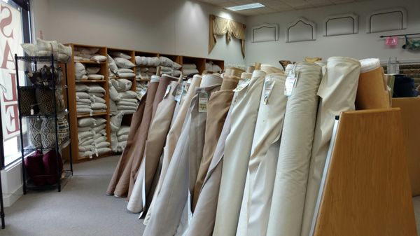 LOOMCRAFT FABRIC OUTLET - 21 Photos & 36 Reviews - 645 Lakeview Pkwy