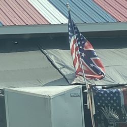 Mio Flea Market - The intense confusion of a state in the north.