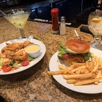 Cheddar's Scratch Kitchen - Burger and chicken salad - Comfort Food Near Me - Mishawaka, Indiana Cheddar's Scratch Kitchen - Burger and chicken salad - Comfort Food Near Me - Mishawaka, Indiana