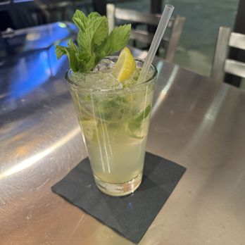 Bella's Cafe & Cocktails - Cocktail Bars Near Me - Spokane, Washington