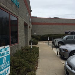 Goldberg Mark Prosthetic & Orthotic Labs - At the way end you can see the ramp for the sidewalk yet where I am standing is 15 feet from the door of the orthotics office.