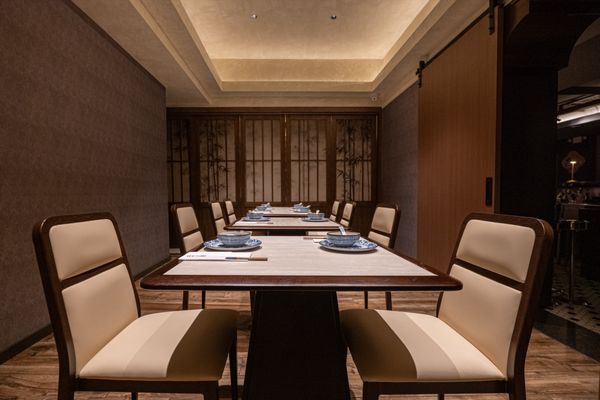 Chi Restaurant & Bar by null