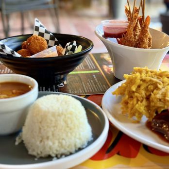 Buena Vibra - Rice and beans, mini cordon blues, coconut shrimp, and skirt steak with arañitas. - Caribbean Near Me - Cabo Rojo, Puerto Rico