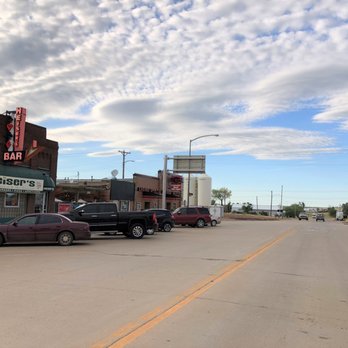 Sagebrush Inn - The main street in Baker....nice looking cloudy sky in this photo, lol. - Hotels Near Me - Baker, Montana