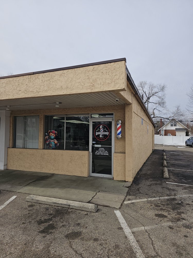 Renner's Barbershop  Logo