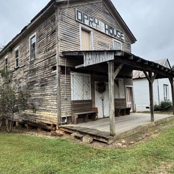 The Whistle Stop Cafe - Ye old opera house - American Near Me - Juliette, Georgia