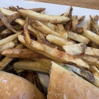 Vermont Tap House - Homemade French Fries - Pizza Near Me - Rutland, Vermont