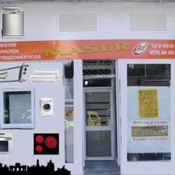 Maser - Fachada de la Tienda antes de la inauguración.