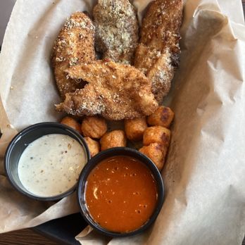 sneakybird - (6) Chicken Tender Meal - Chicken Wings Near Me - Gilbert, Arizona