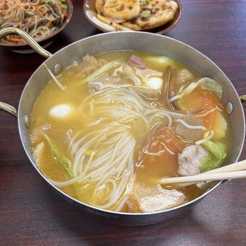 Y Noodles - Triple delight rice noodle - Desserts Near Me - Falls Church, Virginia
