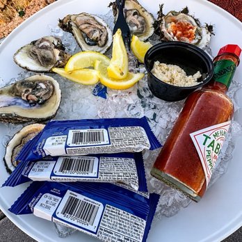 Fifth & Elm - Gulf Coast Oysters - Playgrounds Near Me - Portland, Texas