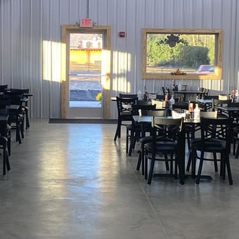 Lowcountry Gas and Grill - Indoor and outdoor seating - Seafood Near Me - Ulmer, South Carolina Lowcountry Gas and Grill - Indoor and outdoor seating - Seafood Near Me - Ulmer, South Carolina