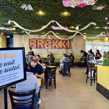 Brekki Brekki - Atmosphere - Breakfast & Brunch Near Me - Albuquerque, New Mexico