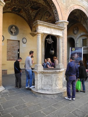 Palazzo Chigi Saracini by null