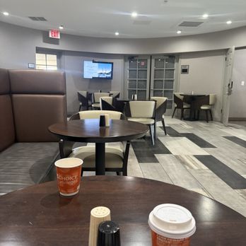 Windmill Suites Surprise, Ascend Hotel Collection - Breakfast eating area - Hotels Near Me - Surprise, Arizona Windmill Suites Surprise, Ascend Hotel Collection - Breakfast eating area - Hotels Near Me - Surprise, Arizona