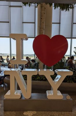 LaGuardia Airport/Terminal B by null