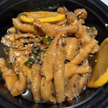 Shou Zhang - a black bowl filled with food - Chinese Near Me - Scarborough, Ontario Shou Zhang - a black bowl filled with food - Chinese Near Me - Scarborough, Ontario