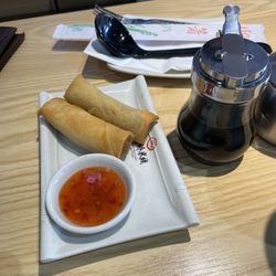 Ten Seconds Rice Noodle - Spring rolls 4.95 great!