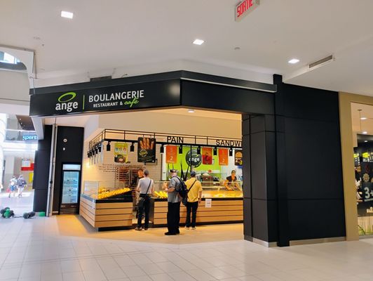 Alexis Nihon by null