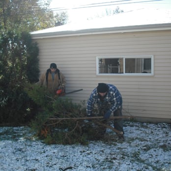 Giovanni's Tree Service - Giovanni and his helper - Tree Services Near Me