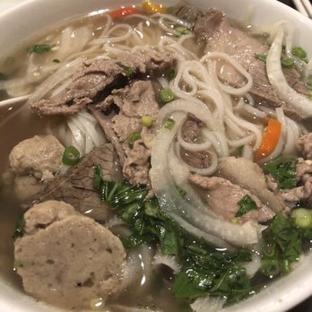 Viva Restaurant - Deluxe pho - Vietnamese Near Me - Winnipeg, Manitoba