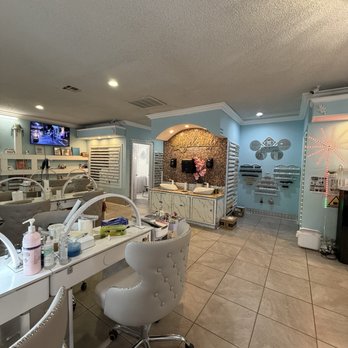 Angels Nails & Spa - Nail Salons Near Me - Chico, California