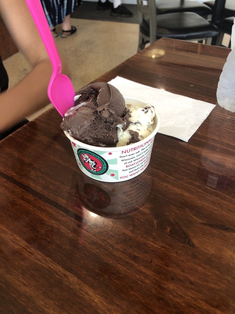 The Hiawatha Creamery Logo