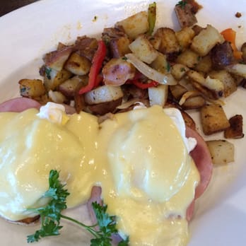 Googie Grill - Eggs Benedict - American Near Me - Seaside, California Googie Grill - Eggs Benedict - American Near Me - Seaside, California