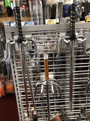 Bonds House Of Cutlery / Knives and More by null