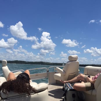 Lake Travis - On a boat! - Lakes Near Me