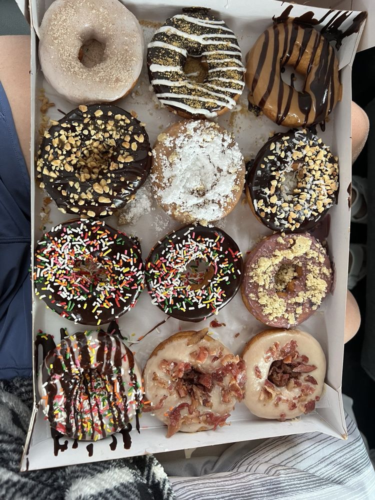Duck Donuts - Hatteras Island Shopping Center Logo
