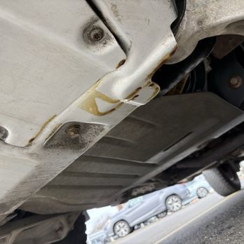 Valvoline Instant Oil Change - Oil leaking from skid plate - Oil Change Stations Near Me - Fairfield, Connecticut Valvoline Instant Oil Change - Oil leaking from skid plate - Oil Change Stations Near Me - Fairfield, Connecticut