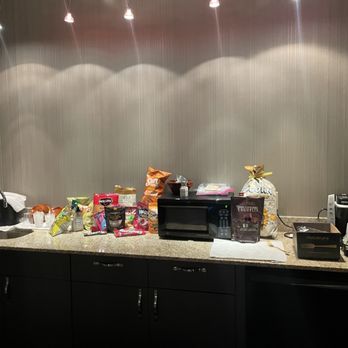 Courtyard by Marriott Grand Rapids Downtown - Wet bar in executive king suite - Hotels Near Me - Grand Rapids, Michigan