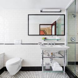 Walker Hotel Greenwich Village - Walker Terrace Bathroom