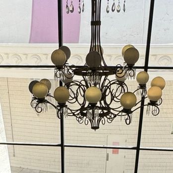 Circus Circus - Chandelier in lobby in need of repair - Hotels Near Me - Las Vegas, Nevada Circus Circus - Chandelier in lobby in need of repair - Hotels Near Me - Las Vegas, Nevada