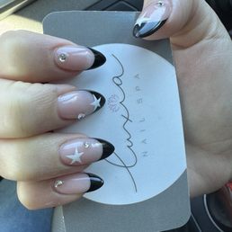 Nails by Mia
