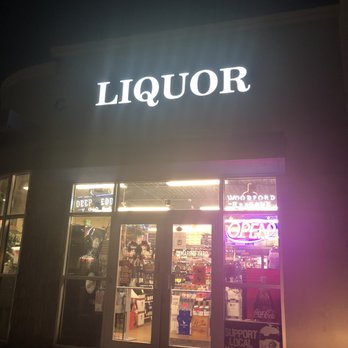 Tamarind Yard Liquor - a liquor store at night - Beer, Wine & Spirits Near Me - Centennial, Colorado