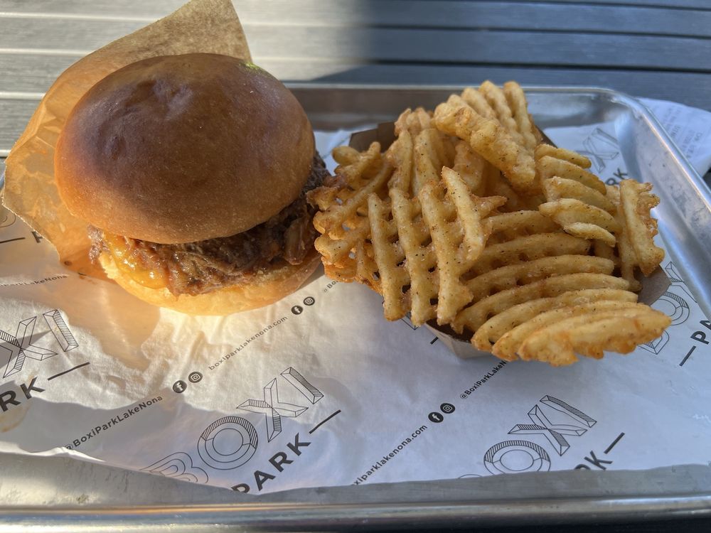 The Grill Next Door Logo