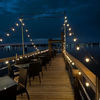 Maurizio's on the Water - Pier - Italian Near Me - Beechhurst, New York