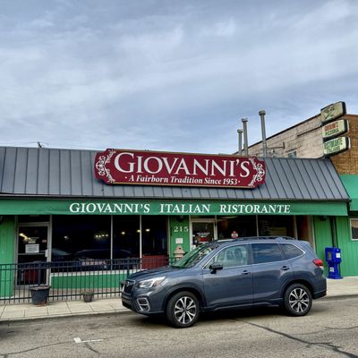 Giovanni's by null